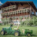 Guest house Gaestehaus Elfriede Inklusive Sommerbergbahnticket 4*