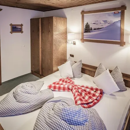 Guest house Gaestehaus Elfriede Inklusive Sommerbergbahnticket