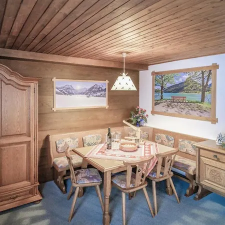Penzion Gastehaus Elfriede 4*