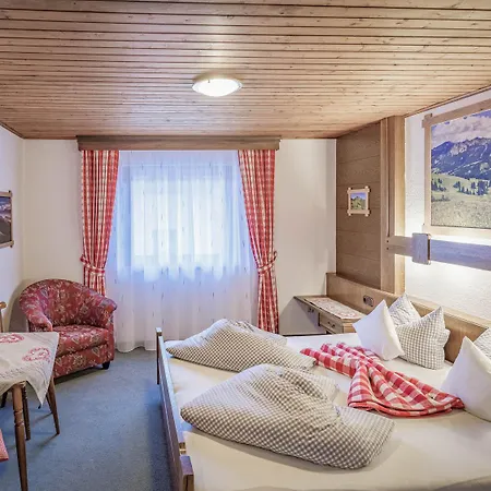 Guest house Gaestehaus Elfriede Inklusive Sommerbergbahnticket *