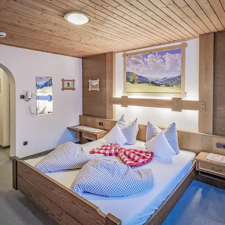 Gaestehaus Elfriede Inklusive Sommerbergbahnticket Casa de hóspedes